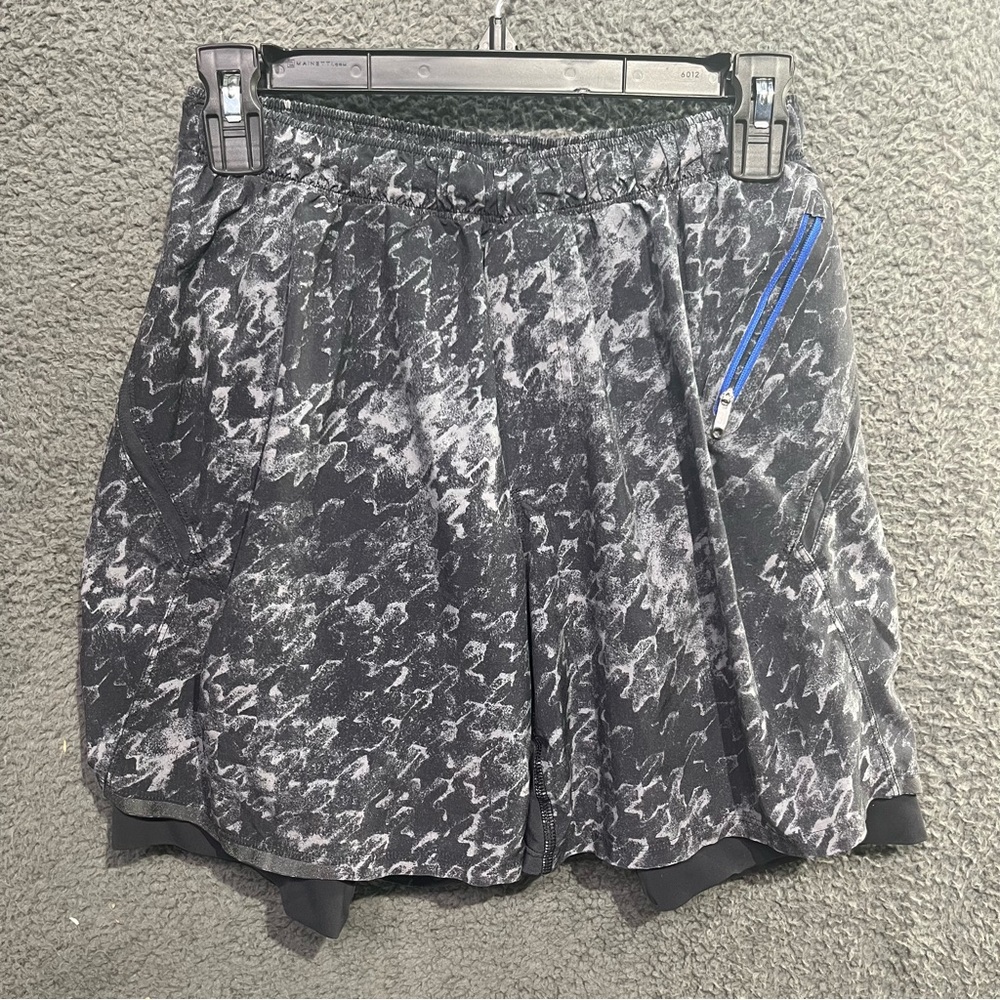 Lululemon‎ Athletica Black and Gray Athletic Shorts Size M